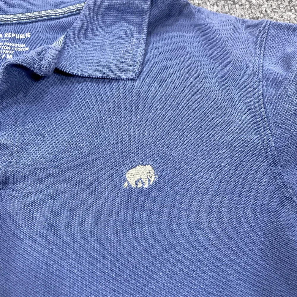 Banana Republic‎ Polo Shirt Mens Medium Blue Embroidered Elephant 100% Cotton